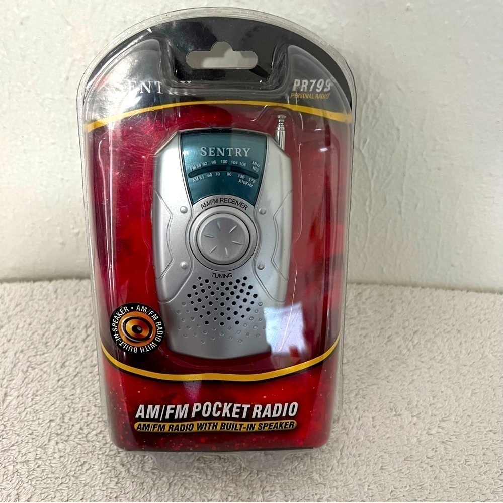 SENTRY PR799 AM/FM POCKET RADIO BUILT-IN SPEAKER NEW COMPACT, CONVENIENT